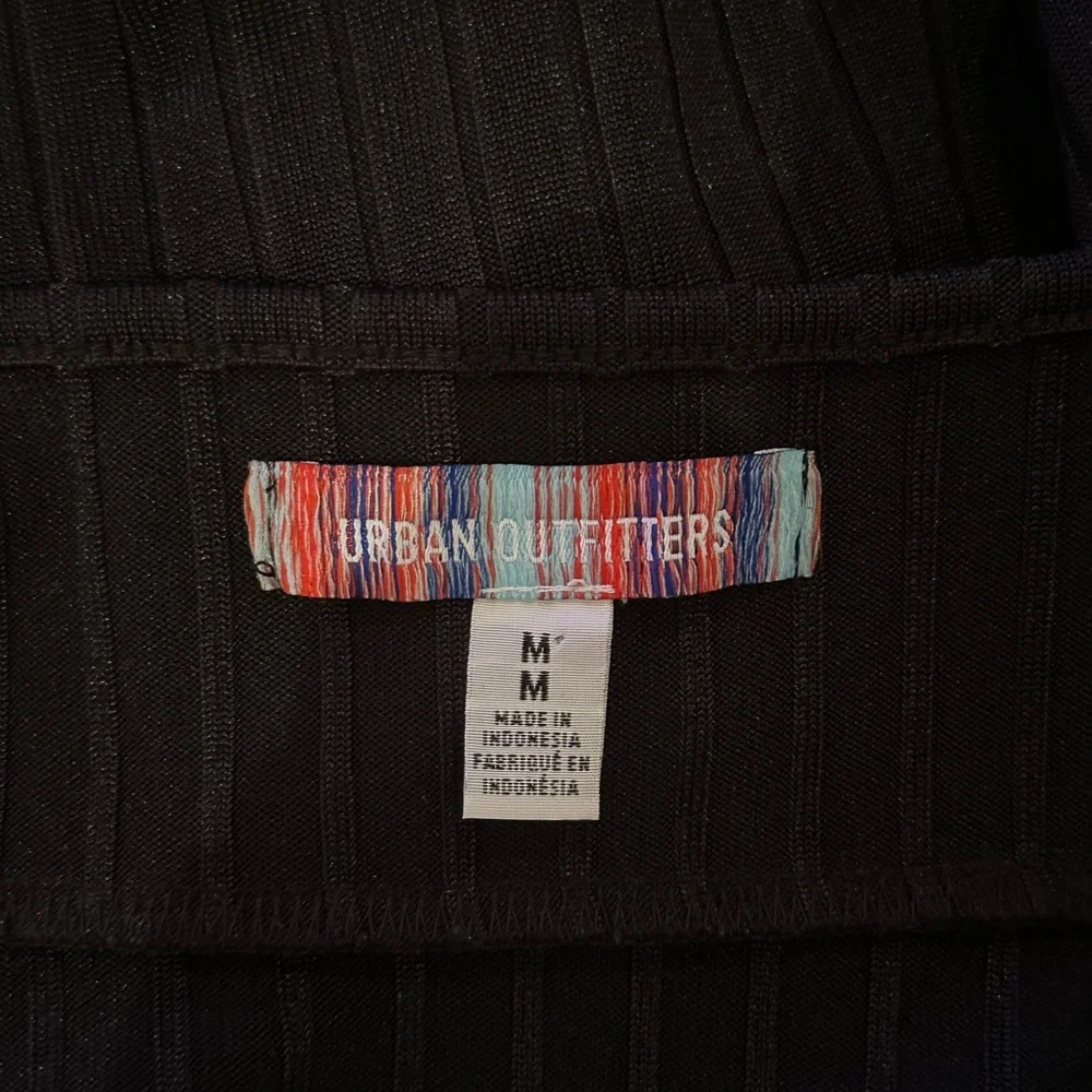 Urban Outfitters Ribbed Top - Picture 3 of 3